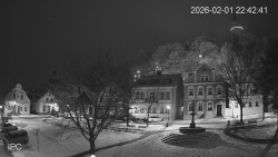 Náměstí, Hrad a Trůba