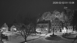 Náměstí, Hrad a Trůba