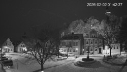 Náměstí, Hrad a Trůba