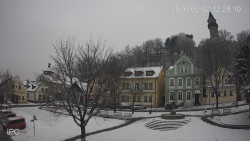 Náměstí, Hrad a Trůba