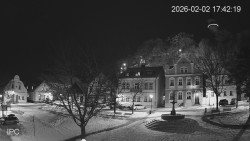 Náměstí, Hrad a Trůba