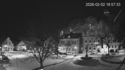 Náměstí, Hrad a Trůba