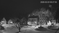 Náměstí, Hrad a Trůba