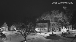 Náměstí, Hrad a Trůba