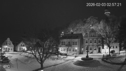 Náměstí, Hrad a Trůba