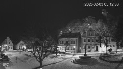 Náměstí, Hrad a Trůba