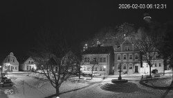 Náměstí, Hrad a Trůba