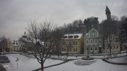 Náměstí, Hrad a Trůba