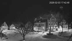 Náměstí, Hrad a Trůba