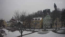 Náměstí, Hrad a Trůba