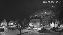 Náměstí, Hrad a Trůba