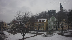 Náměstí, Hrad a Trůba