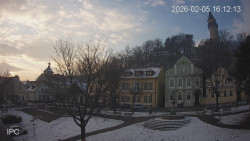 Náměstí, Hrad a Trůba