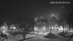 Náměstí, Hrad a Trůba