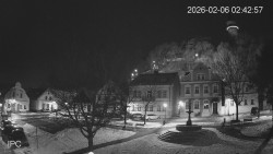 Náměstí, Hrad a Trůba