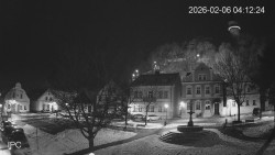 Náměstí, Hrad a Trůba