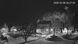 Náměstí, Hrad a Trůba