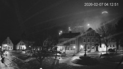 Náměstí, Hrad a Trůba