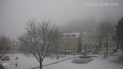 Náměstí, Hrad a Trůba