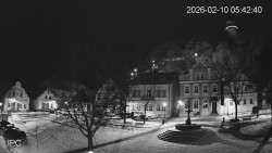 Náměstí, Hrad a Trůba