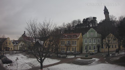 Náměstí, Hrad a Trůba