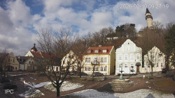 Náměstí, Hrad a Trůba