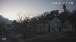 Náměstí, Hrad a Trůba