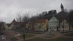 Náměstí, Hrad a Trůba