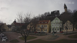 Náměstí, Hrad a Trůba