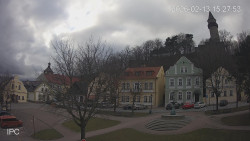 Náměstí, Hrad a Trůba