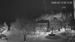 Náměstí, Hrad a Trůba