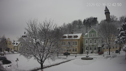 Náměstí, Hrad a Trůba