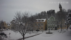 Náměstí, Hrad a Trůba