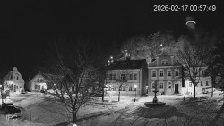 Náměstí, Hrad a Trůba