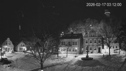 Náměstí, Hrad a Trůba