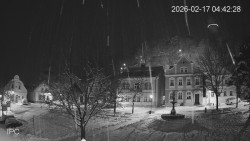 Náměstí, Hrad a Trůba