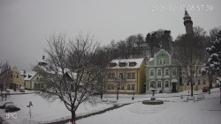 Náměstí, Hrad a Trůba