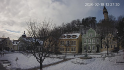 Náměstí, Hrad a Trůba