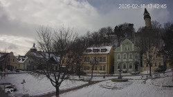 Náměstí, Hrad a Trůba