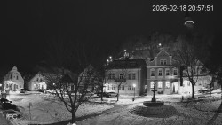 Náměstí, Hrad a Trůba