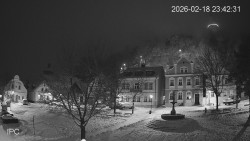 Náměstí, Hrad a Trůba