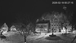 Náměstí, Hrad a Trůba