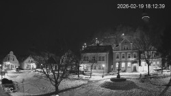 Náměstí, Hrad a Trůba