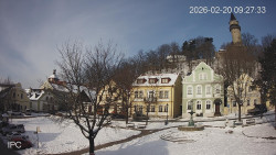 Náměstí, Hrad a Trůba