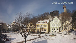 Náměstí, Hrad a Trůba