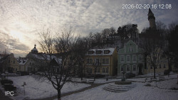 Náměstí, Hrad a Trůba