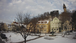 Náměstí, Hrad a Trůba