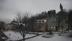 Náměstí, Hrad a Trůba