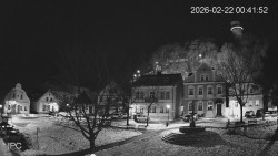 Náměstí, Hrad a Trůba