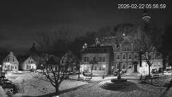 Náměstí, Hrad a Trůba